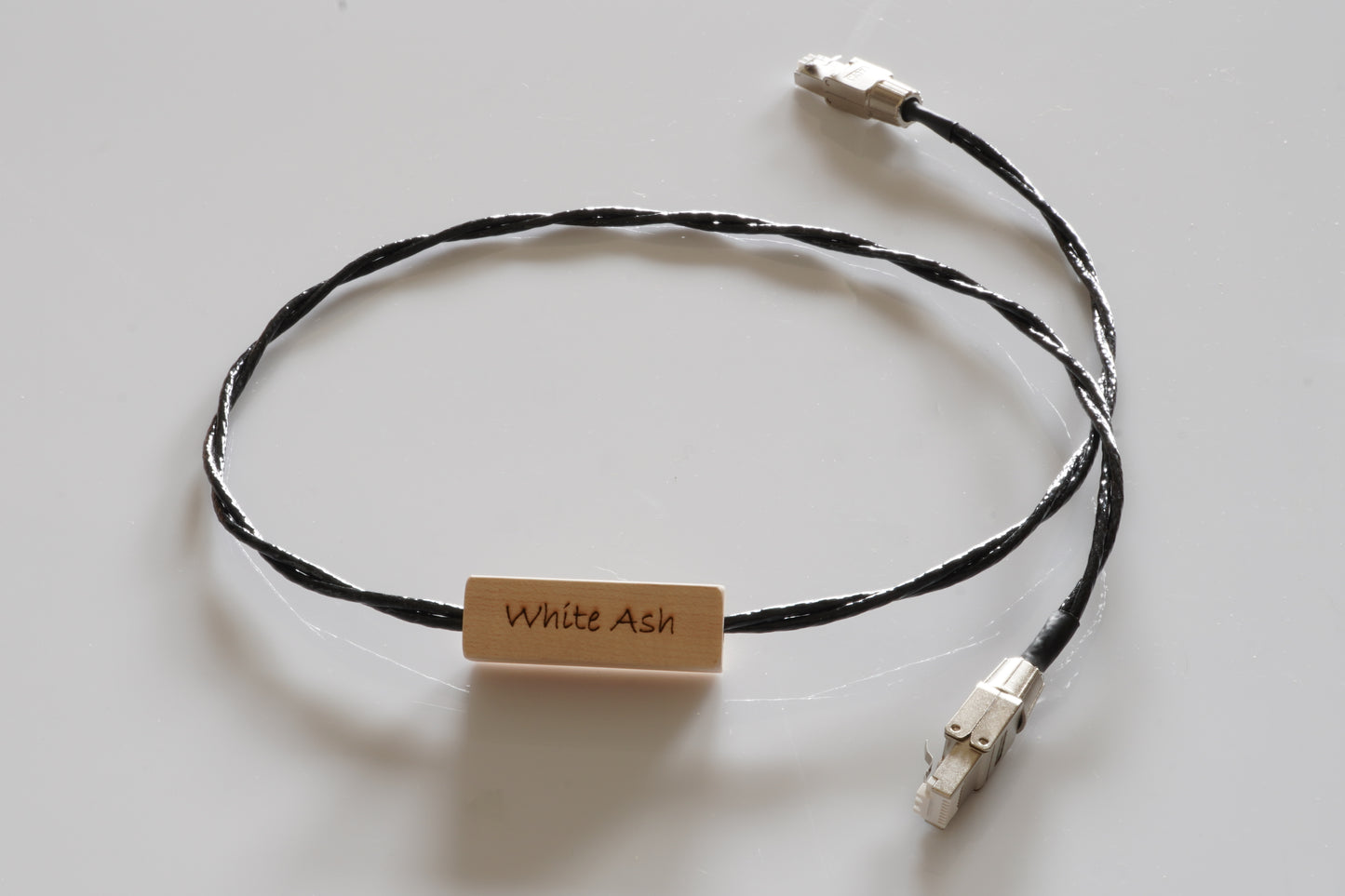 White Ash UTP kabel